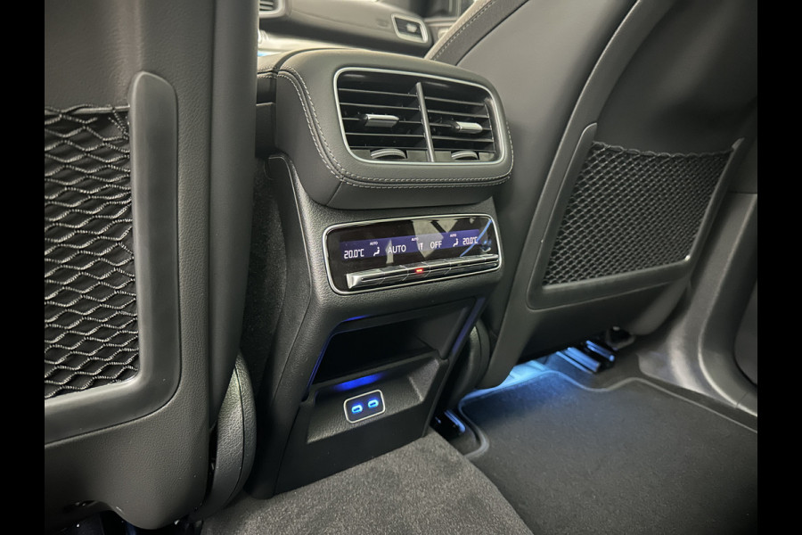Mercedes-Benz GLE AMG 53 Hybrid 4MATIC+ | Nieuw! | Panorama | Massage | Soft-Close | ACC | 360 Camera | Stoelventilatie | Head-Up | Burmester | Trekhaak | Carbon | Stoelverwarming V+A | 4-Zone Clima | AMG Drive-Unit | ISO & Warmtewerend Glas | 22 Inch | Keyless-Go | Night-Pakket | Memory | Luchtvering | Parfumering | Carplay | Stuurverwarming | Rij assistent pakket + | Bekerhouder Clima | Draadloos Laden |