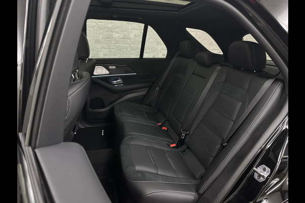 Mercedes-Benz GLE AMG 53 Hybrid 4MATIC+ | Nieuw! | Panorama | Massage | Soft-Close | ACC | 360 Camera | Stoelventilatie | Head-Up | Burmester | Trekhaak | Carbon | Stoelverwarming V+A | 4-Zone Clima | AMG Drive-Unit | ISO & Warmtewerend Glas | 22 Inch | Keyless-Go | Night-Pakket | Memory | Luchtvering | Parfumering | Carplay | Stuurverwarming | Rij assistent pakket + | Bekerhouder Clima | Draadloos Laden |
