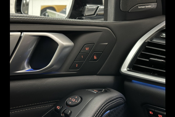 BMW X5 45e M-Stoelen | M-Performance | 360 Camera | ACC | Indiv. Leder | Harman-Kardon | Laser-LED | Keyless-Entry | Stoelventilatie | Head-Up | Memory | 21'' | Sfeerverlichting | Trekhaak | Luchtvering | Rij-Assistent Pro | Carplay | Black-Optic | Draadloos Laden.