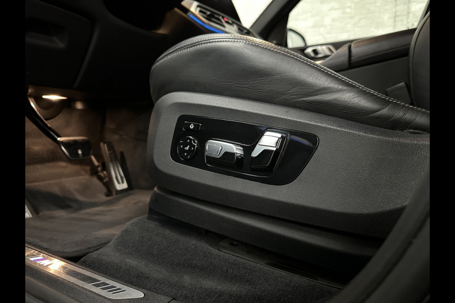 BMW X5 45e M-Stoelen | M-Performance | 360 Camera | ACC | Indiv. Leder | Harman-Kardon | Laser-LED | Keyless-Entry | Stoelventilatie | Head-Up | Memory | 21'' | Sfeerverlichting | Trekhaak | Luchtvering | Rij-Assistent Pro | Carplay | Black-Optic | Draadloos Laden.