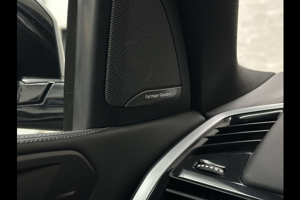 BMW X5 45e M-Stoelen | M-Performance | 360 Camera | ACC | Indiv. Leder | Harman-Kardon | Laser-LED | Keyless-Entry | Stoelventilatie | Head-Up | Memory | 21'' | Sfeerverlichting | Trekhaak | Luchtvering | Rij-Assistent Pro | Carplay | Black-Optic | Draadloos Laden.