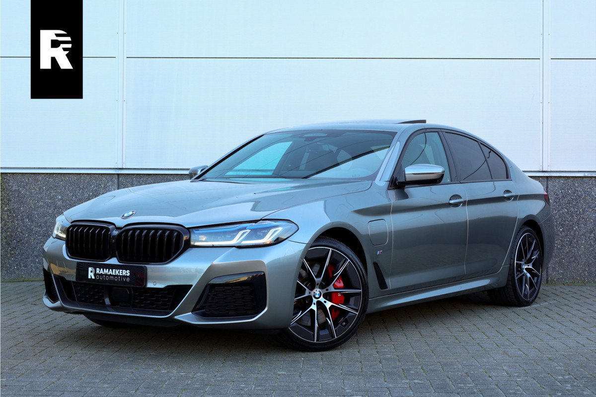 BMW 5 Serie 545e xDrive Individual Soft Close / M-zetels / Leder dashboard /