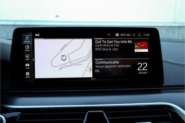 BMW 5 Serie 545e xDrive Individual Soft Close / M-zetels / Leder dashboard /