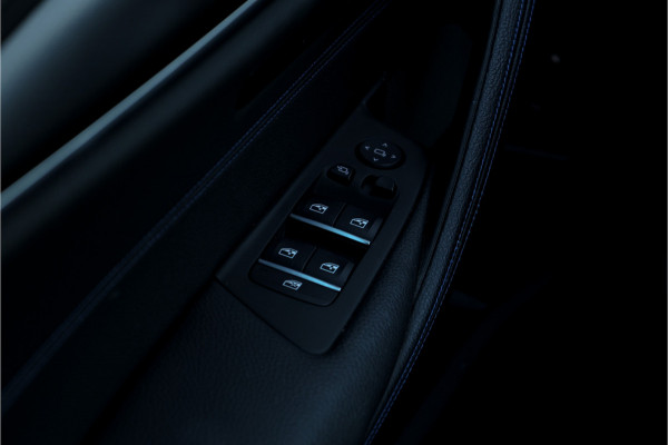 BMW 5 Serie 545e xDrive Individual Soft Close / M-zetels / Leder dashboard /