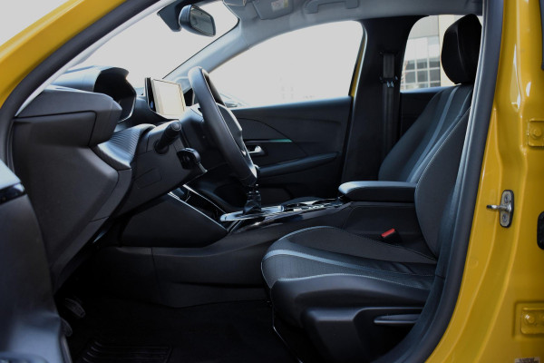 Peugeot 208 1.2 PureTech 100PK Allure Pack | Carplay | Camera | Stoelverw. | Incl. garantie