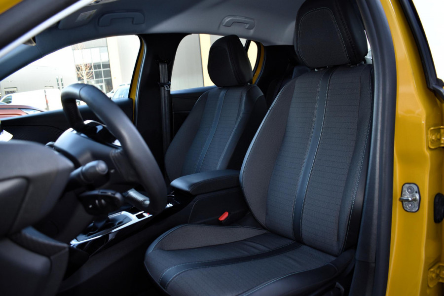 Peugeot 208 1.2 PureTech 100PK Allure Pack | Carplay | Camera | Stoelverw. | Incl. garantie