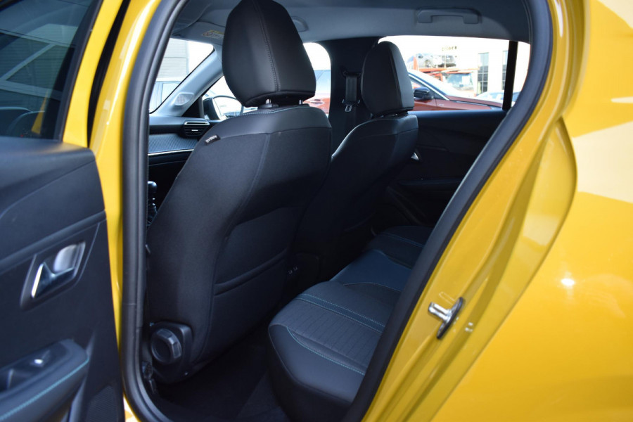 Peugeot 208 1.2 PureTech 100PK Allure Pack | Carplay | Camera | Stoelverw. | Incl. garantie