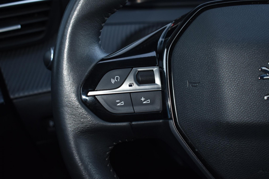Peugeot 208 1.2 PureTech 100PK Allure Pack | Carplay | Keyless | Stoelverw. | Camera | Incl. garantie