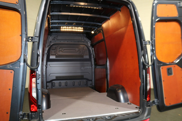 Mercedes-Benz Sprinter 319 CDI L2 H2 Airco Navigatie 3.5T Trekhaak Camera Adap. Cruise