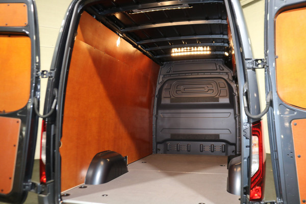 Mercedes-Benz Sprinter 319 CDI L2 H2 Airco Navigatie 3.5T Trekhaak Camera Adap. Cruise
