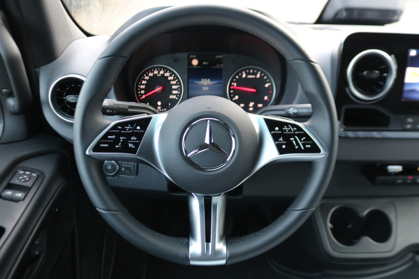 Mercedes-Benz Sprinter 319 CDI L2 H2 Airco Navigatie 3.5T Trekhaak Camera Adap. Cruise