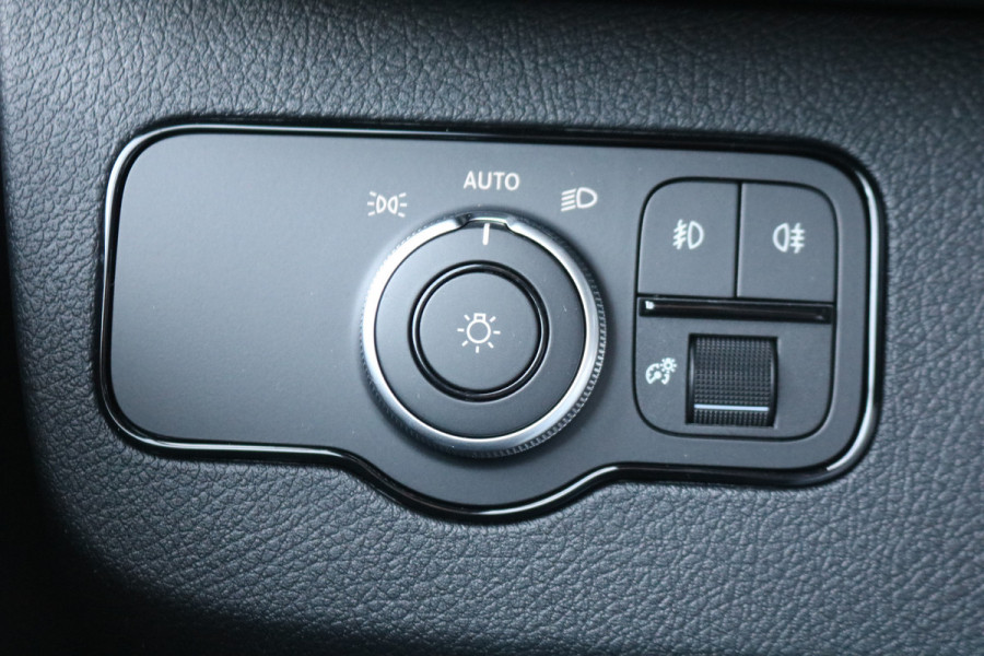 Mercedes-Benz Sprinter 319 CDI L2 H2 Airco Navigatie 3.5T Trekhaak Camera Adap. Cruise