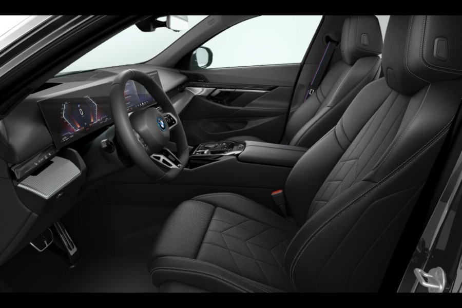 BMW 5 Serie Touring 530e M-Sport Pro - Pano - Trekhaak - ACC - Head-Up - Harman Kardon