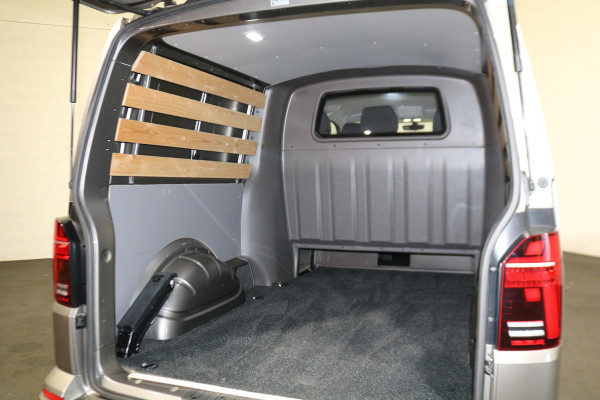 Volkswagen Transporter 2.0 TDI 150pk L2 H1 DC Bulli Automaat