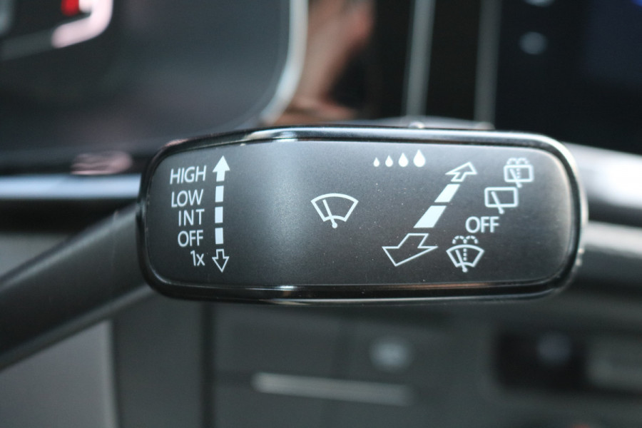 Volkswagen Transporter 2.0 TDI 150pk L2 H1 DC Bulli Automaat