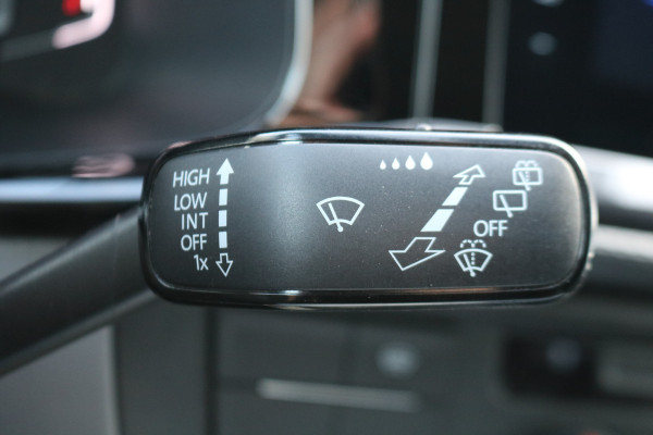 Volkswagen Transporter 2.0 TDI 150pk L2 H1 DC Bulli Automaat