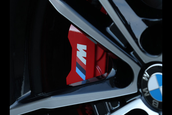 BMW 3-serie 330e M Sport HiFi / 19 inch / M-Sport remmen / Leder /