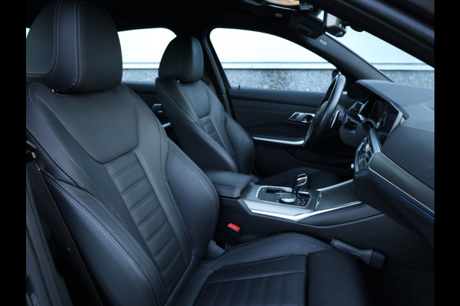 BMW 3-serie 330e M Sport HiFi / 19 inch / M-Sport remmen / Leder /