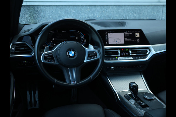 BMW 3-serie 330e M Sport HiFi / 19 inch / M-Sport remmen / Leder /