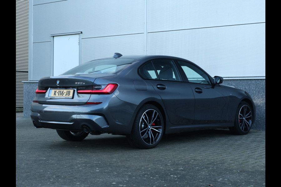 BMW 3-serie 330e M Sport HiFi / 19 inch / M-Sport remmen / Leder /