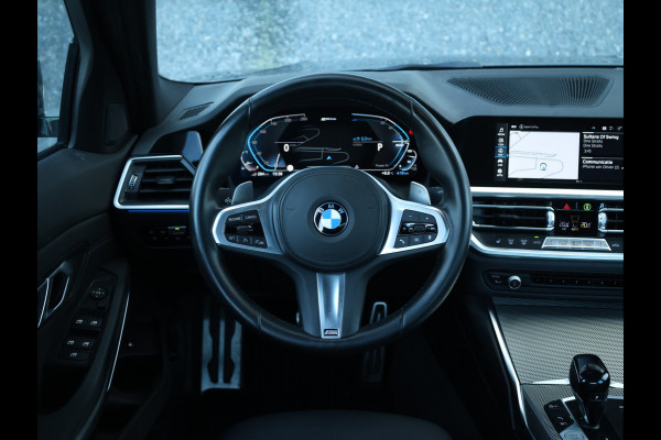 BMW 3-serie 330e M Sport HiFi / 19 inch / M-Sport remmen / Leder /