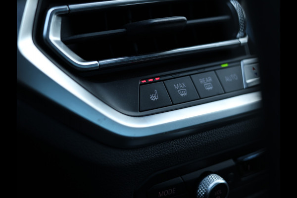 BMW 3-serie 330e M Sport HiFi / 19 inch / M-Sport remmen / Leder /