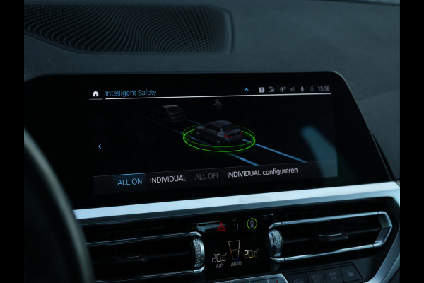 BMW 3-serie 330e M Sport HiFi / 19 inch / M-Sport remmen / Leder /