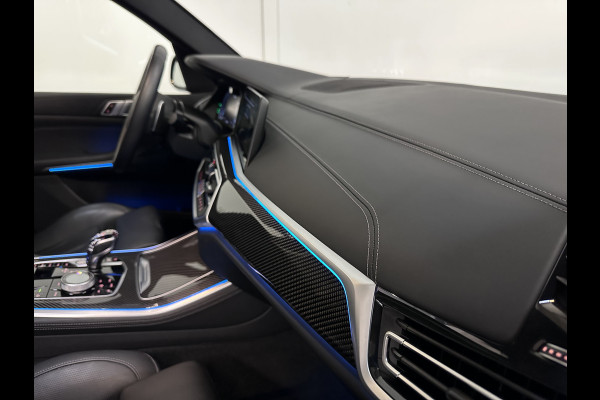 BMW X5 45e | M Sportseats | Frozen Black | Carbon | 360 Camera | Skylounce | ACC | Stoel Massage & Ventilatie | Indiv. Leder | Laser-LE Softclose | Achterasbesturing | Glasapplicatie | Stuur en achterbank verwarming | TH | 4-Zone | Isolatieglas | 22" | Bovag garantie.