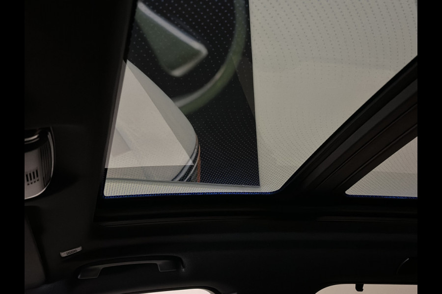 BMW X5 45e | M Sportseats | Frozen Black | Carbon | 360 Camera | Skylounce | ACC | Stoel Massage & Ventilatie | Indiv. Leder | Laser-LE Softclose | Achterasbesturing | Glasapplicatie | Stuur en achterbank verwarming | TH | 4-Zone | Isolatieglas | 22" | Bovag garantie.