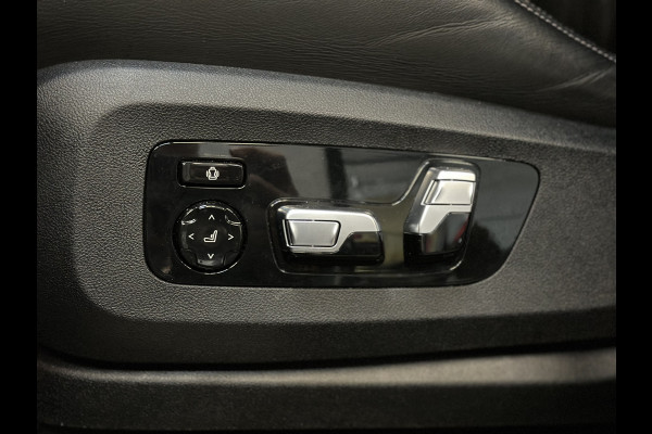 BMW X5 45e | M Sportseats | Frozen Black | Carbon | 360 Camera | Skylounce | ACC | Stoel Massage & Ventilatie | Indiv. Leder | Laser-LE Softclose | Achterasbesturing | Glasapplicatie | Stuur en achterbank verwarming | TH | 4-Zone | Isolatieglas | 22" | Bovag garantie.