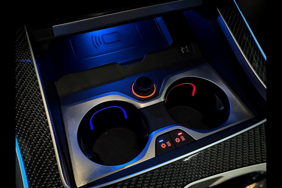 BMW X5 45e | M Sportseats | Frozen Black | Carbon | 360 Camera | Skylounce | ACC | Stoel Massage & Ventilatie | Indiv. Leder | Laser-LE Softclose | Achterasbesturing | Glasapplicatie | Stuur en achterbank verwarming | TH | 4-Zone | Isolatieglas | 22" | Bovag garantie.