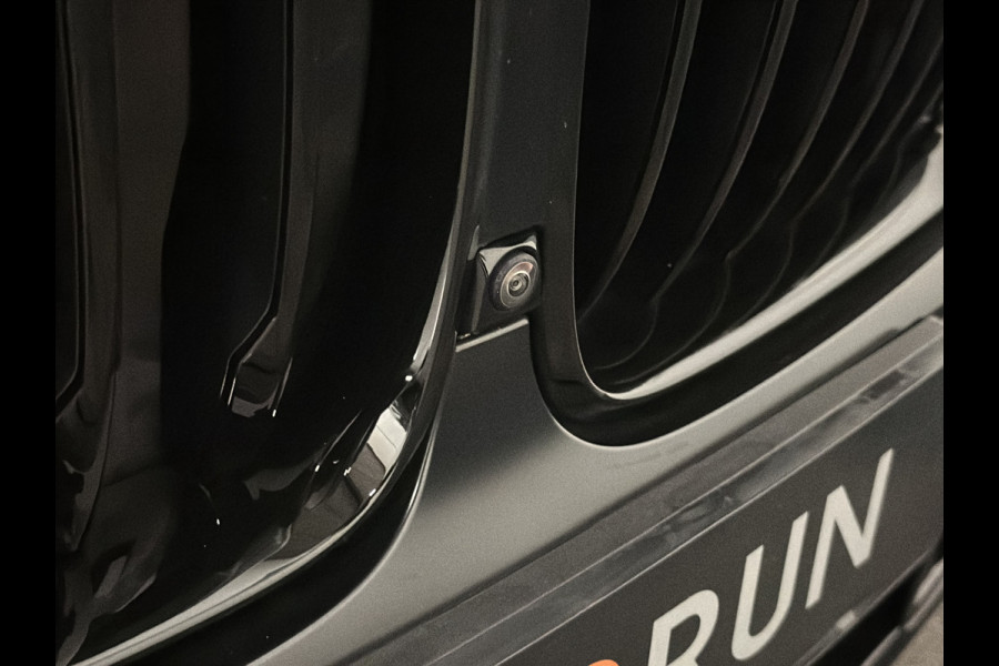 BMW X5 45e | M Sportseats | Frozen Black | Carbon | 360 Camera | Skylounce | ACC | Stoel Massage & Ventilatie | Indiv. Leder | Laser-LE Softclose | Achterasbesturing | Glasapplicatie | Stuur en achterbank verwarming | TH | 4-Zone | Isolatieglas | 22" | Bovag garantie.