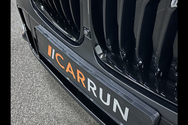 BMW X5 45e | M Sportseats | Frozen Black | Carbon | 360 Camera | Skylounce | ACC | Stoel Massage & Ventilatie | Indiv. Leder | Laser-LE Softclose | Achterasbesturing | Glasapplicatie | Stuur en achterbank verwarming | TH | 4-Zone | Isolatieglas | 22" | Bovag garantie.