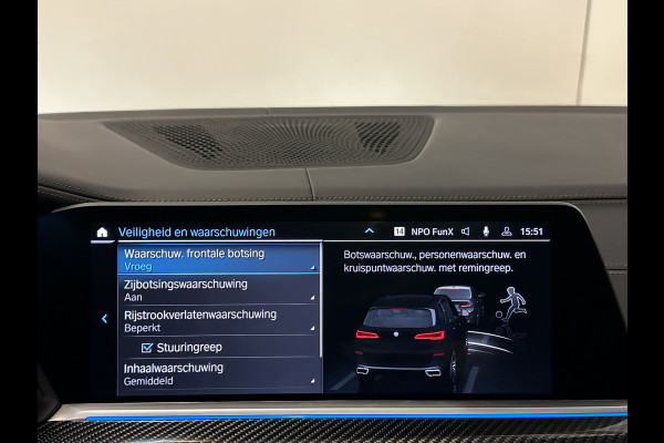 BMW X5 45e | M Sportseats | Frozen Black | Carbon | 360 Camera | Skylounce | ACC | Stoel Massage & Ventilatie | Indiv. Leder | Laser-LE Softclose | Achterasbesturing | Glasapplicatie | Stuur en achterbank verwarming | TH | 4-Zone | Isolatieglas | 22" | Bovag garantie.