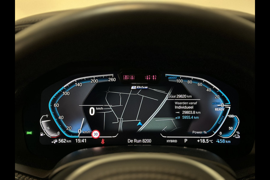 BMW X5 45e | M Sportseats | Frozen Black | Carbon | 360 Camera | Skylounce | ACC | Stoel Massage & Ventilatie | Indiv. Leder | Laser-LE Softclose | Achterasbesturing | Glasapplicatie | Stuur en achterbank verwarming | TH | 4-Zone | Isolatieglas | 22" | Bovag garantie.