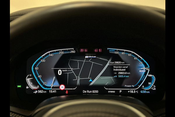 BMW X5 45e | M Sportseats | Frozen Black | Carbon | 360 Camera | Skylounce | ACC | Stoel Massage & Ventilatie | Indiv. Leder | Laser-LE Softclose | Achterasbesturing | Glasapplicatie | Stuur en achterbank verwarming | TH | 4-Zone | Isolatieglas | 22" | Bovag garantie.