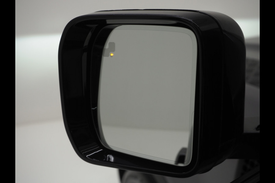 Land Rover Defender 110 2.0 P400e | Panoramadak | Luchtvering | Meridian | 360 | Keyless | Trekhaak | Leder | Carplay