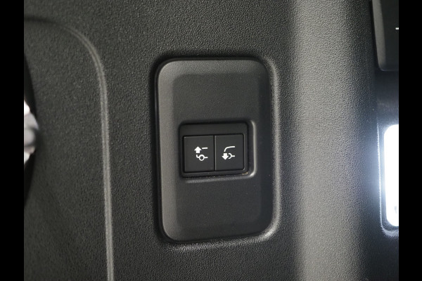 Land Rover Defender 110 2.0 P400e | Panoramadak | Luchtvering | Meridian | 360 | Keyless | Trekhaak | Leder | Carplay