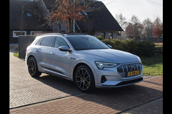 Audi e-tron 55 quattro Business edition Plus 95 kWh | Panoramadak | Camera | Apple Carplay | Cruise Control |