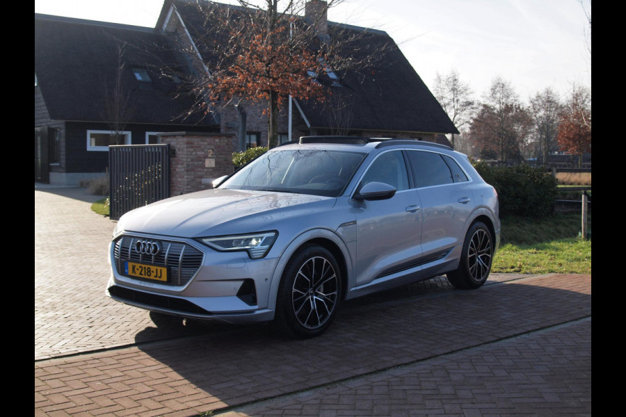 Audi e-tron 55 quattro Business edition Plus 95 kWh | Panoramadak | Camera | Apple Carplay | Cruise Control |