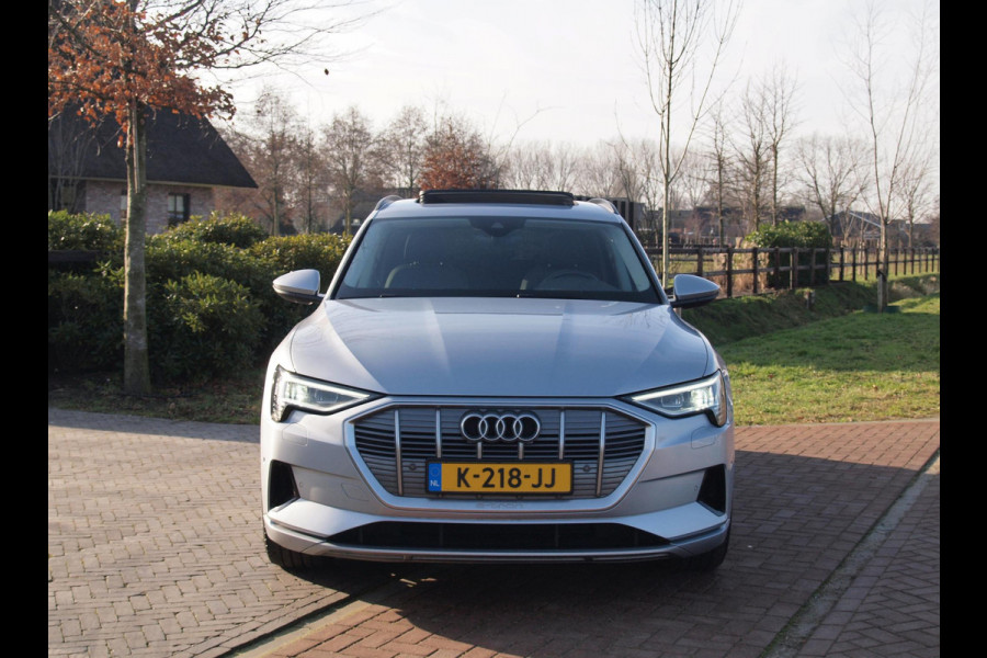 Audi e-tron 55 quattro Business edition Plus 95 kWh | Panoramadak | Camera | Apple Carplay | Cruise Control |
