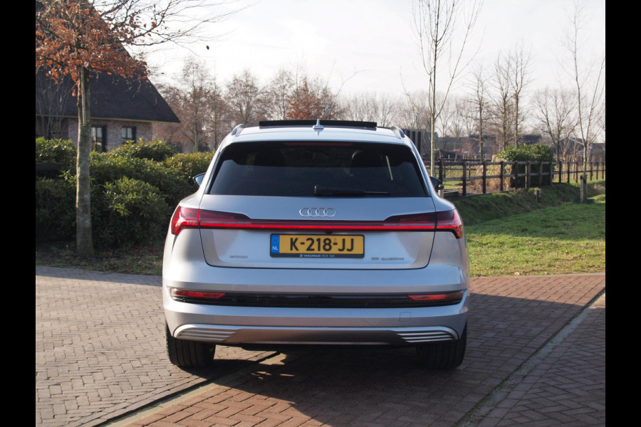 Audi e-tron 55 quattro Business edition Plus 95 kWh | Panoramadak | Camera | Apple Carplay | Cruise Control |