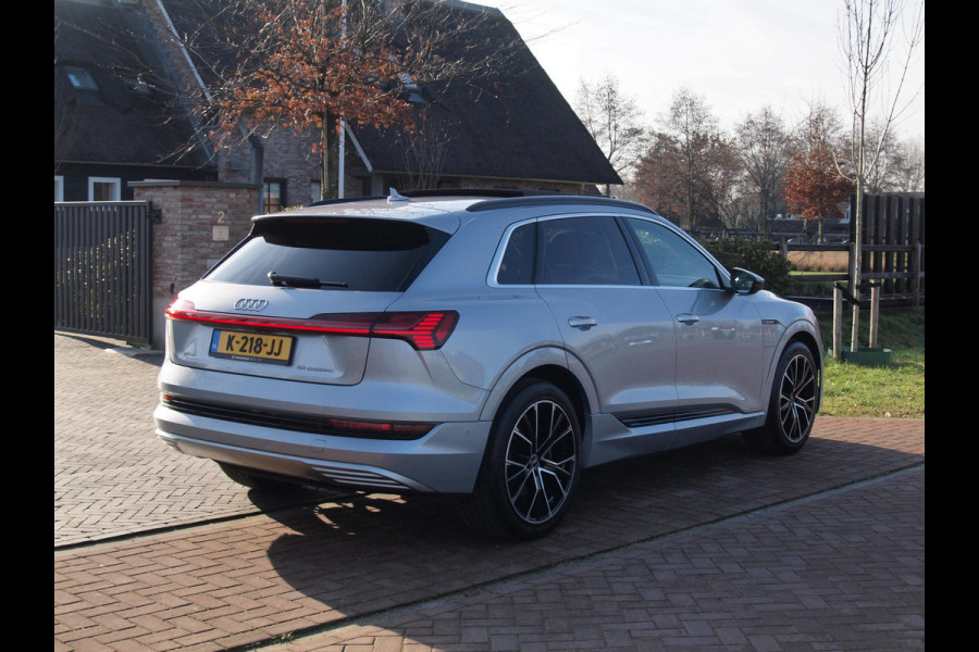 Audi e-tron 55 quattro Business edition Plus 95 kWh | Panoramadak | Camera | Apple Carplay | Cruise Control |