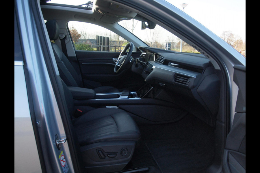 Audi e-tron 55 quattro Business edition Plus 95 kWh | Panoramadak | Camera | Apple Carplay | Cruise Control |