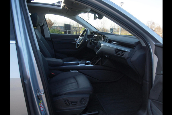 Audi e-tron 55 quattro Business edition Plus 95 kWh | Panoramadak | Camera | Apple Carplay | Cruise Control |