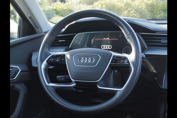 Audi e-tron 55 quattro Business edition Plus 95 kWh | Panoramadak | Camera | Apple Carplay | Cruise Control |