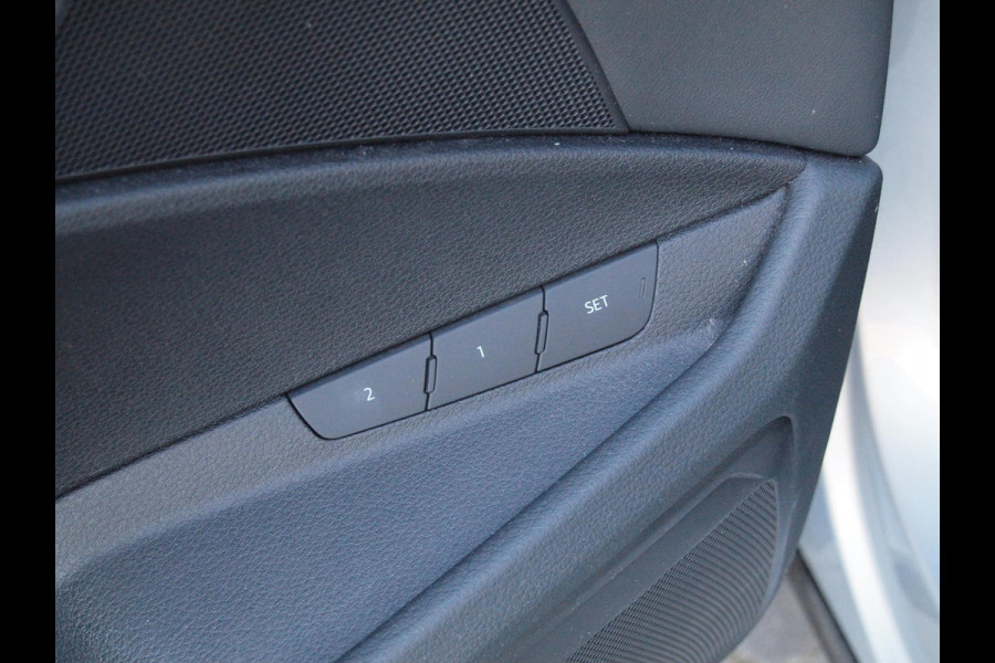 Audi e-tron 55 quattro Business edition Plus 95 kWh | Panoramadak | Camera | Apple Carplay | Cruise Control |