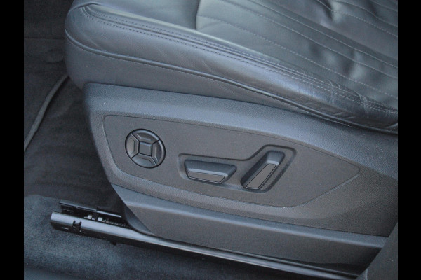 Audi e-tron 55 quattro Business edition Plus 95 kWh | Panoramadak | Camera | Apple Carplay | Cruise Control |