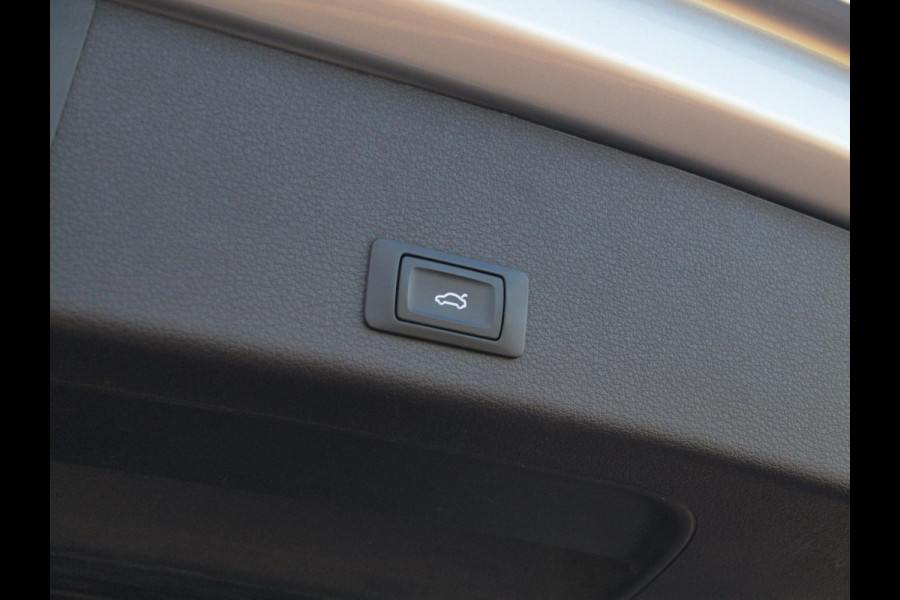 Audi e-tron 55 quattro Business edition Plus 95 kWh | Panoramadak | Camera | Apple Carplay | Cruise Control |