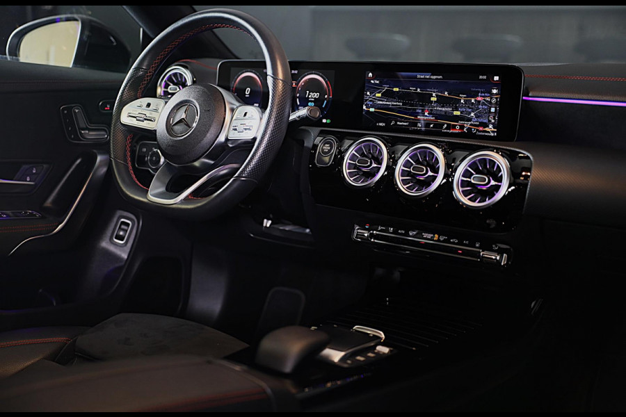 Mercedes-Benz CLA-Klasse 250 e AMG 45 Look / Memory / Elek Stoelen / Cruise Control / Camera / Open Panoramadak / Led / 18 Inch